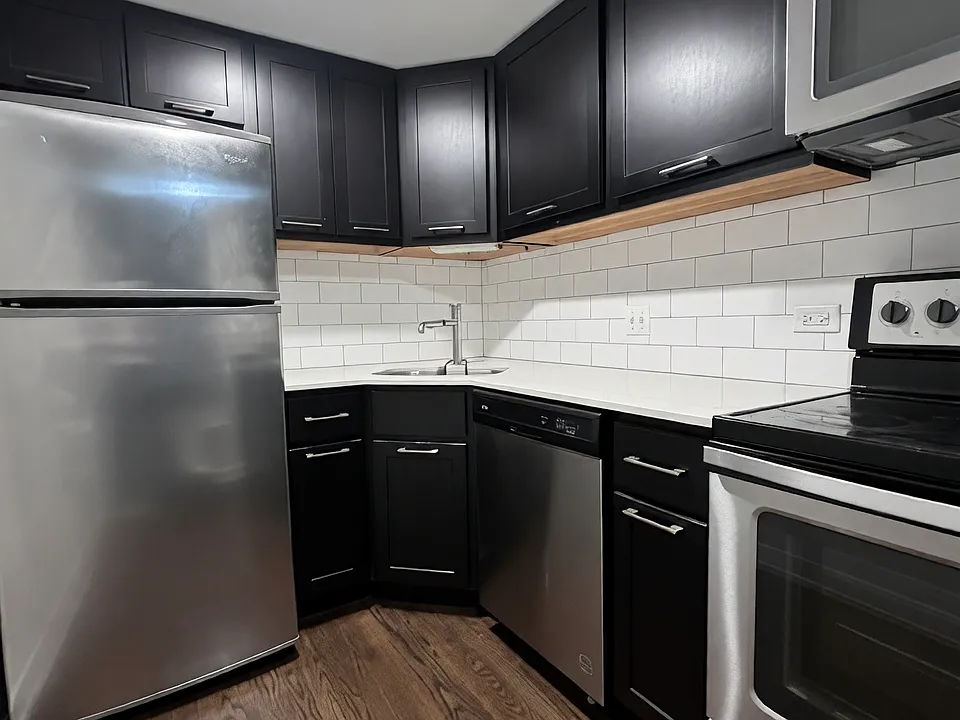 6119.5 N Kenmore Ave #301