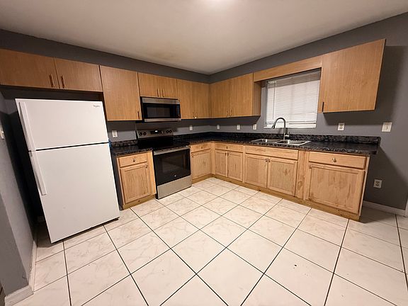 3rd image of 73 Cedar Rd