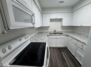 243 Castlewood Dr APT 5, North Palm Beach, FL 33408