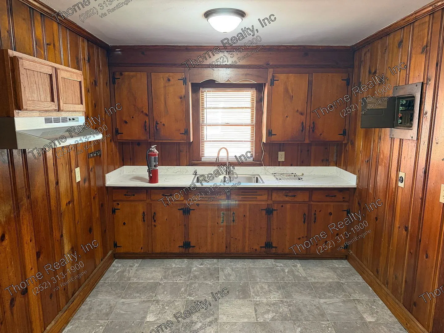 3 bed, 1.0 bath, 1120 sqft, $995 — Photo 3