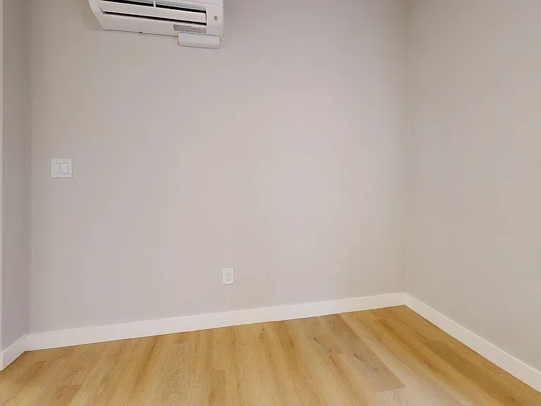 273 Maverick St #7 — Photo 13