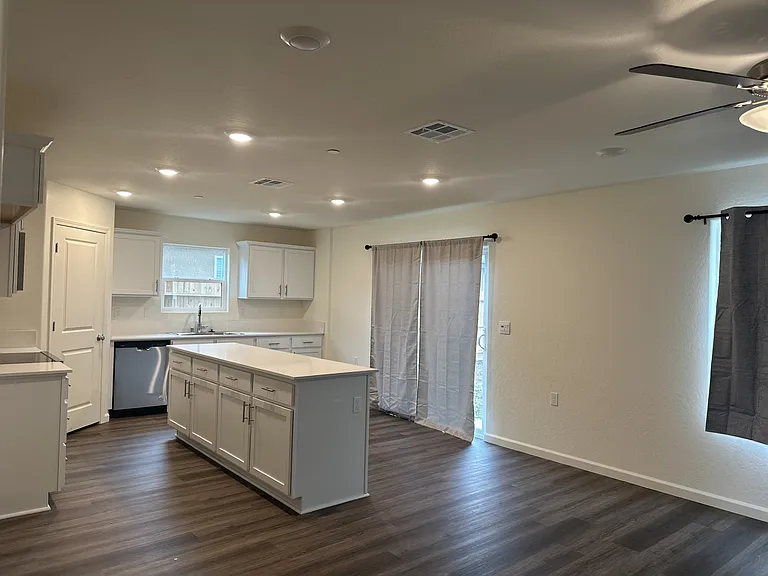 332 Halisan Ct — Photo 3