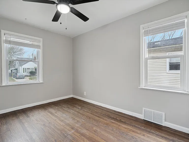 McCormick St — Photo 15