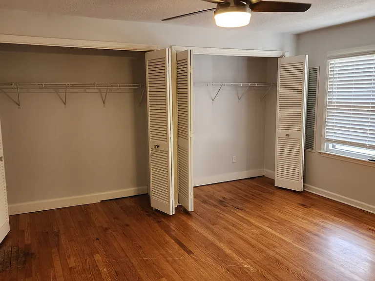 187 E Walnut St — Photo 19