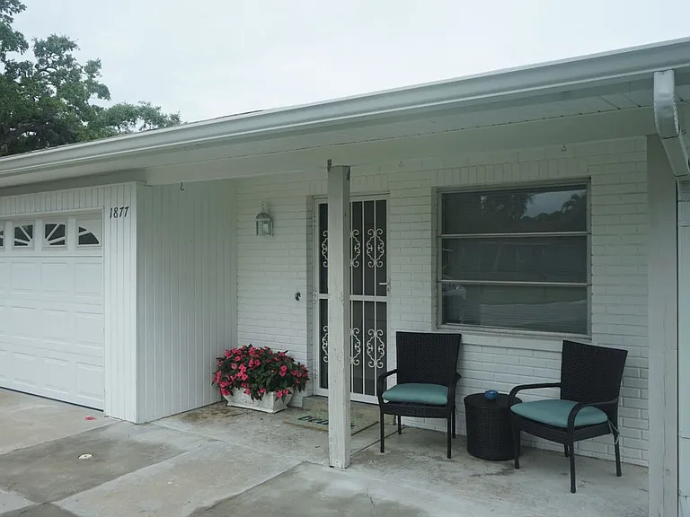 1877 Southpointe Dr — Photo 18