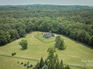 355 Night Lark Ln, Campobello, SC 29322
