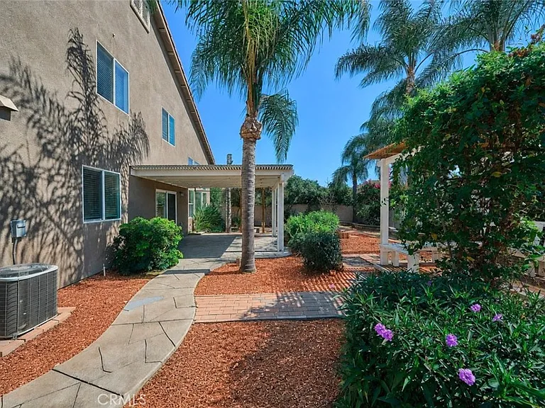 6377 Peach Ave — Photo 33