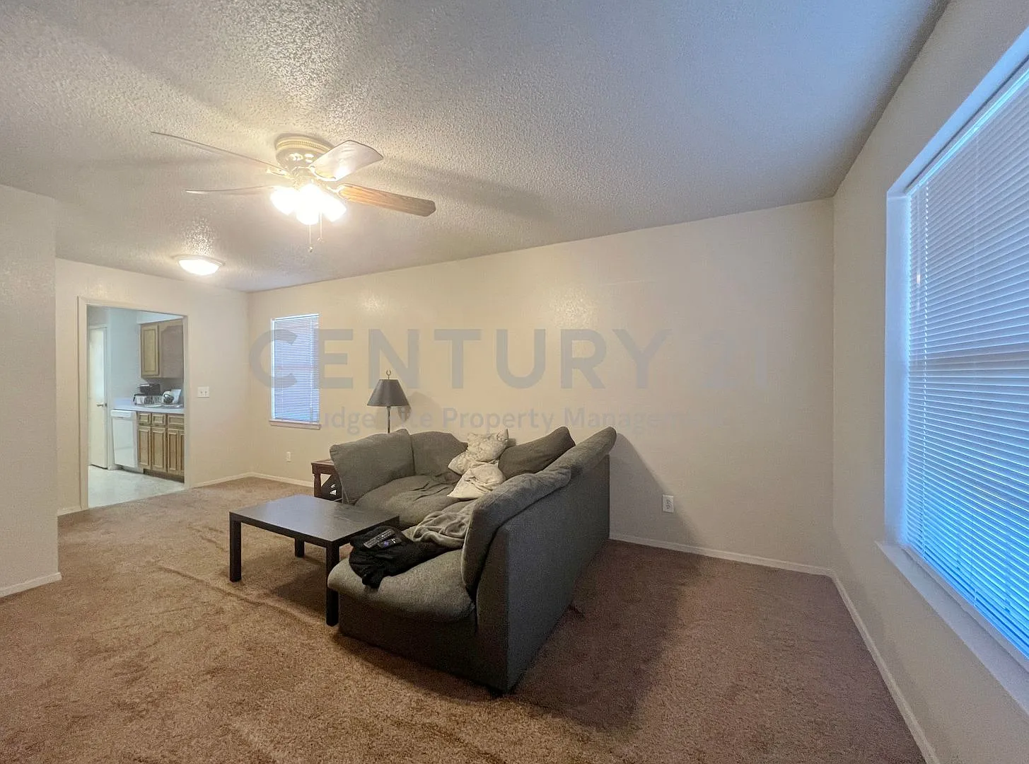 Adorable 2/2 Duplex in Weatherford For Rent! — Photo 2