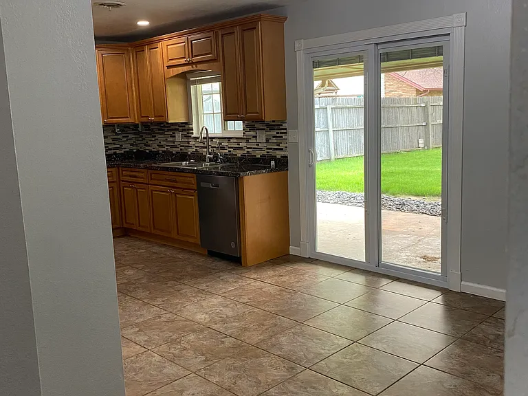 2506 Franklin Dr — Photo 20