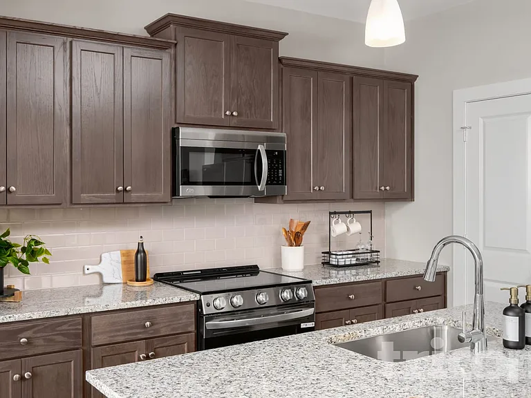 2537 Finch Hollow Dr — Photo 3