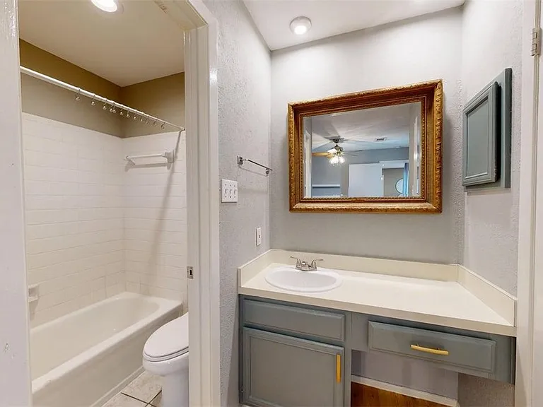 1901 Holleman Dr W #412 — Photo 17