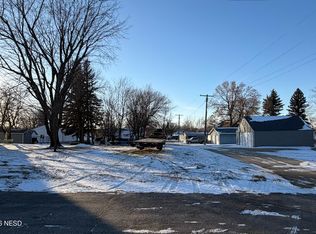 805 Lac Qui Parle St, Gary, SD 57237