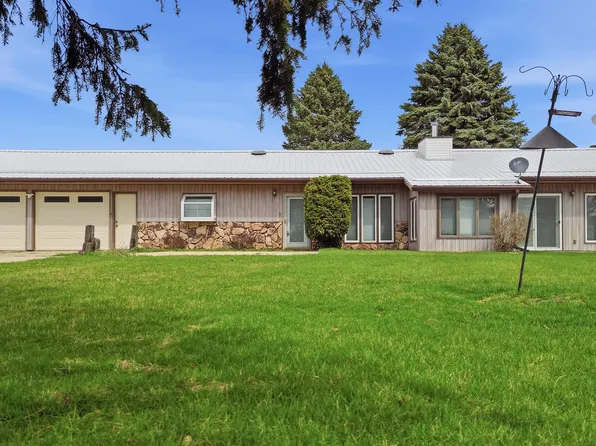 2870 S Wagon Rd, Polo, IL 61064