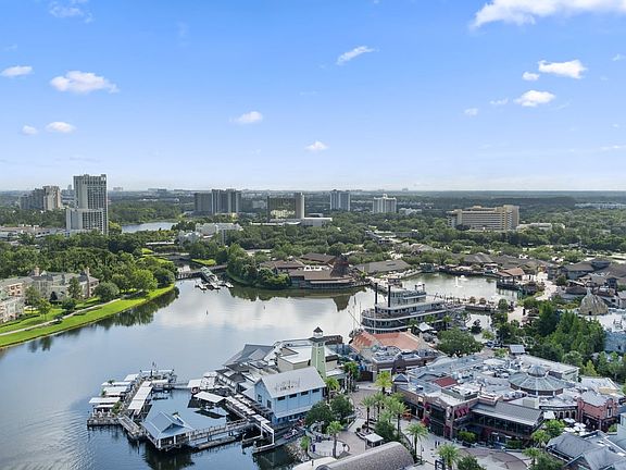 Easy drive to Disney Springs