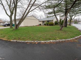 264 B Crosse Dr, Monroe Township, NJ 08831
