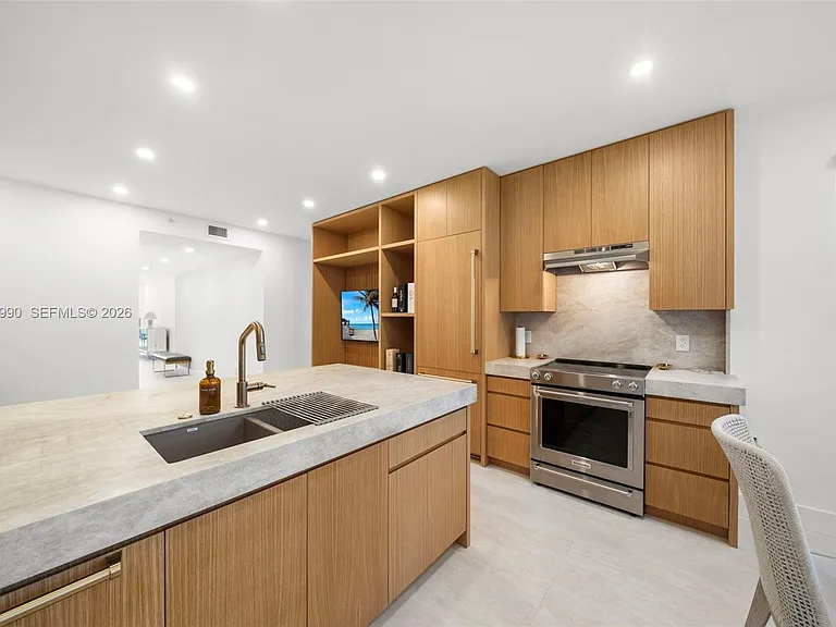 701 Crandon Blvd #401 — Photo 7