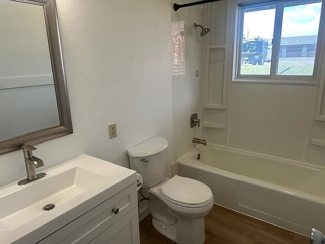 2 bed, 850 sqft, $1,500 — Photo 2