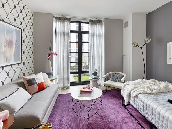 30-02 39th Ave, Long Island City, NY