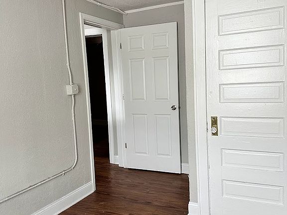 4th image of 241 W Main St #9