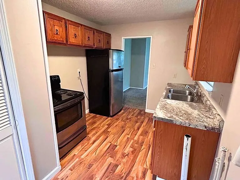 2404 SW Plass Ave — Photo 3