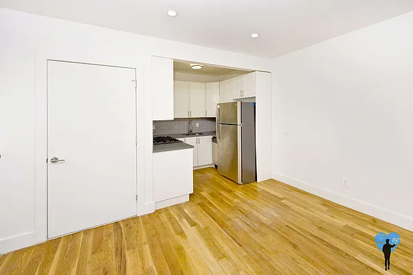 Rented by Next Door Realty NYC | media 16