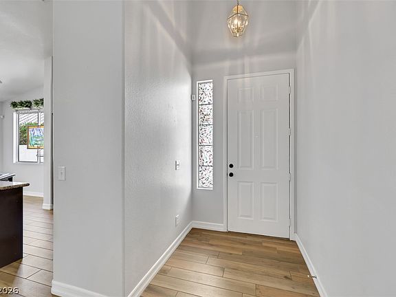 4th image of 217 Crown Imperial St