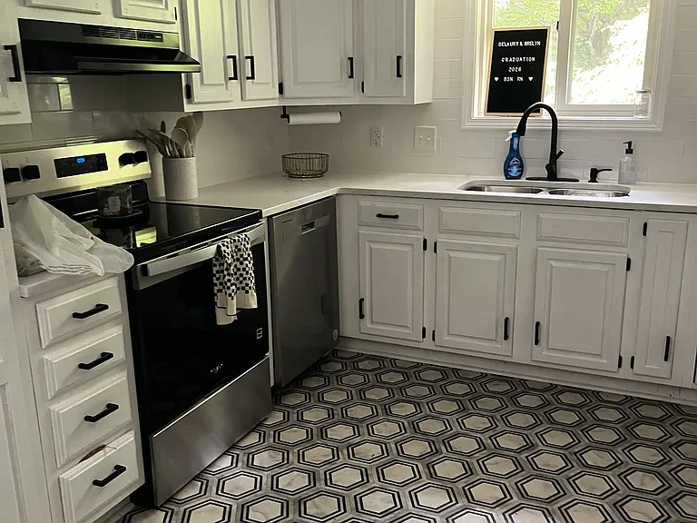 183 Laurel Dr — Photo 12