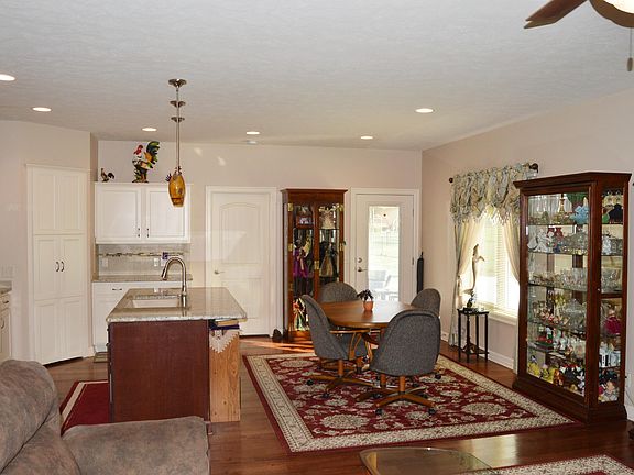 2nd image of 1428 Callahan Dr