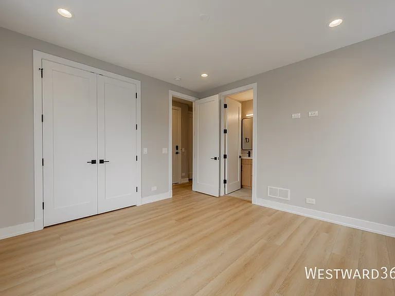 3555 N Neenah Ave #2N — Photo 10
