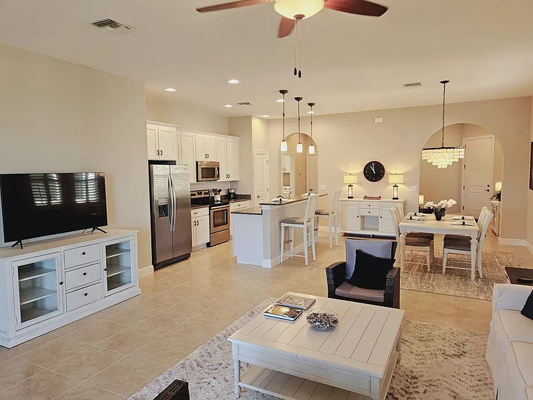10468 Crooked Creek Dr — Photo 8