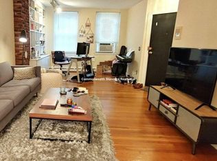 43 Grove St #1R, Boston, MA 02114