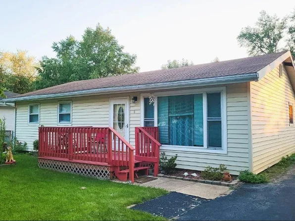 6 Lourdes St, Valparaiso, IN 46385