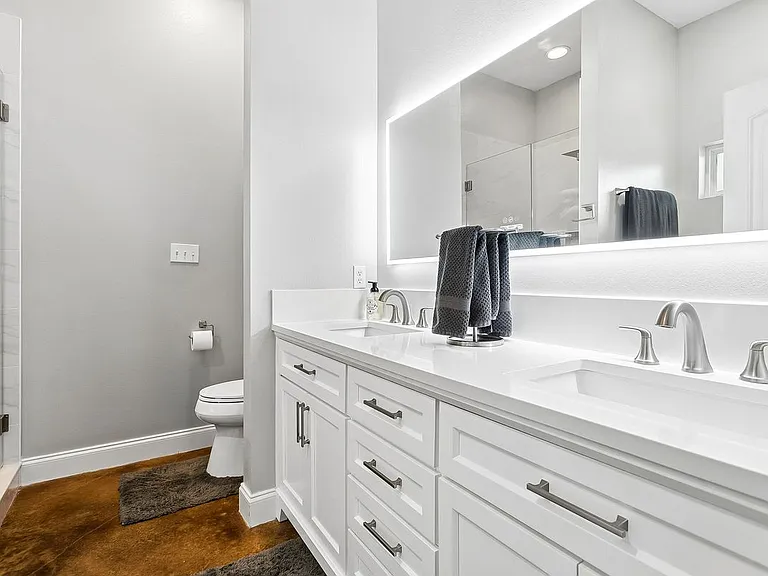 1605 Labarre St — Photo 11