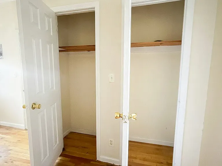953 Metropolitan Ave #2R — Photo 8