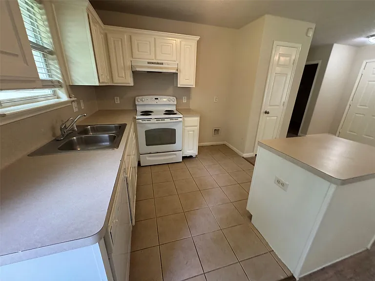 4818 Comal River Loop — Photo 18