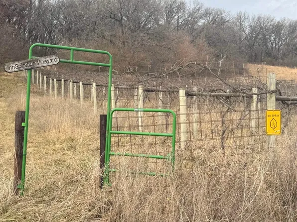 953 N River Rd, Linn Grove, IA 51033