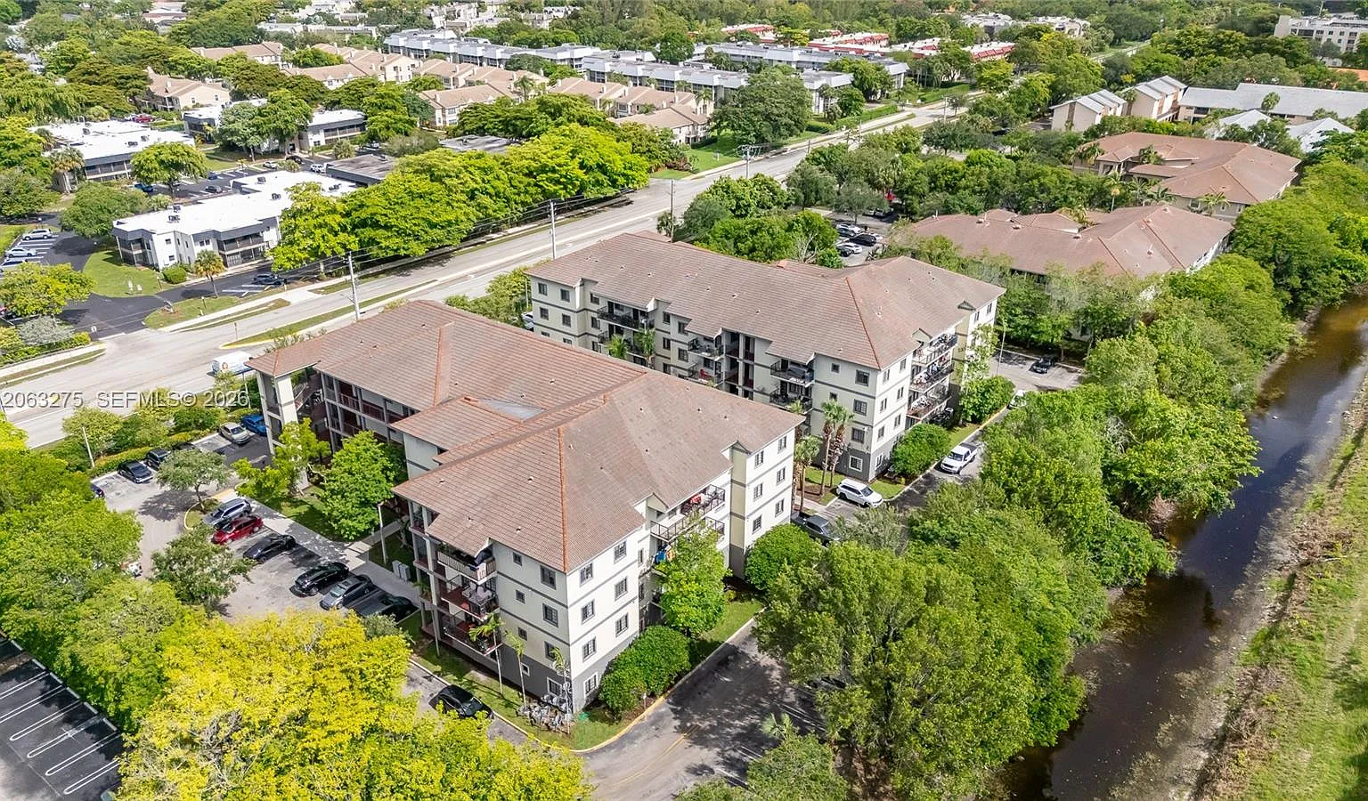 Riverside Villas At — Photo 3