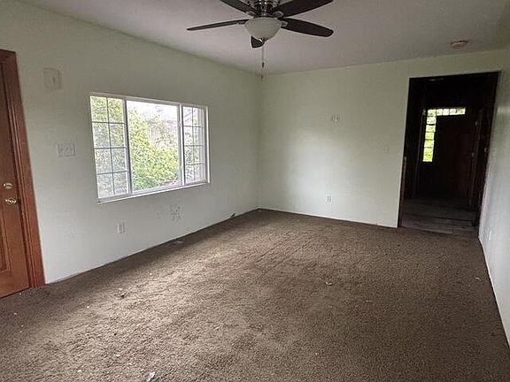 3rd image of 1049 Drackert St