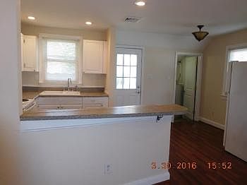 2nd image of 1910 N Lakeland Dr