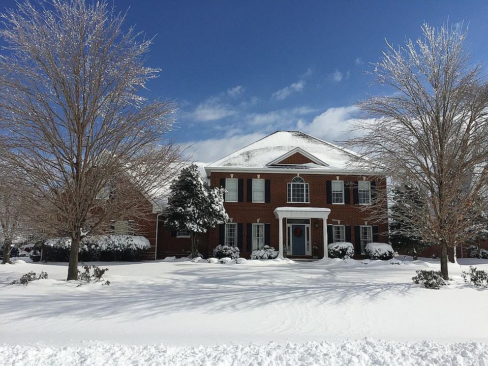 1st image of 294 Paulette St