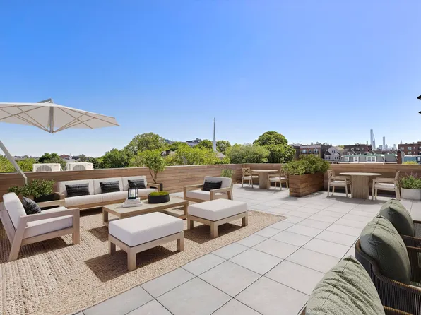 4525 Bergenwood Avenue image 6 of 8