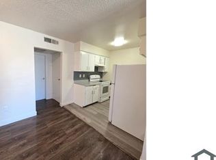 1107 E Desert Inn Rd #6, Las Vegas, NV 89109