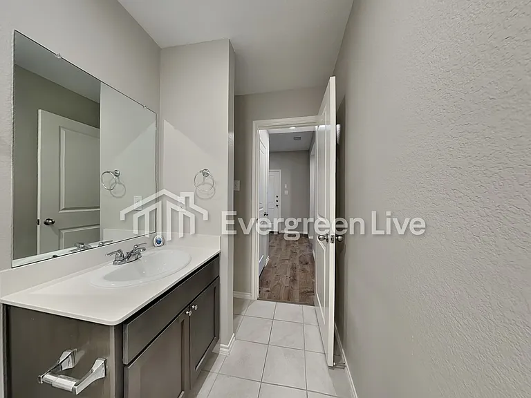 408 Saw Mill Rd — Photo 21