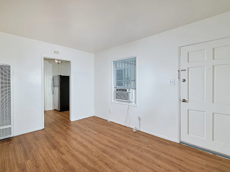 Vogue Manor — Photo 14