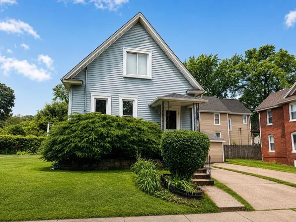 208 S Park Ave, Waukegan, IL 60085