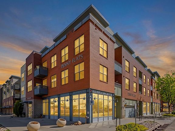 4th image of 204 Maple St #401