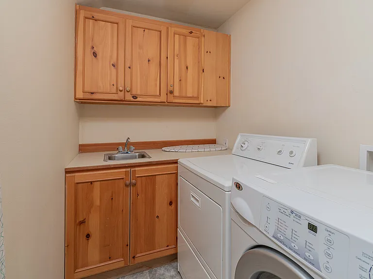 Double Eagle Dr — Photo 14