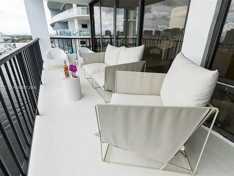 936 Intracoastal Dr #19H — Photo 4