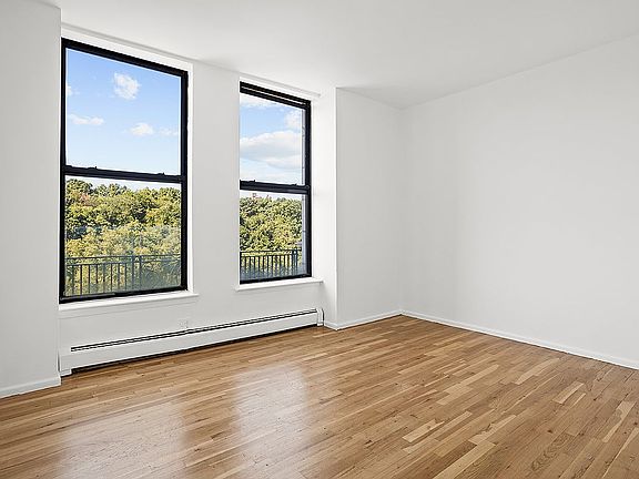 3rd image of 201 W 110th St Unit 8A