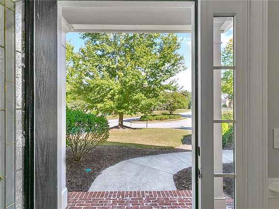 4th image of 355 Wentworth Trl